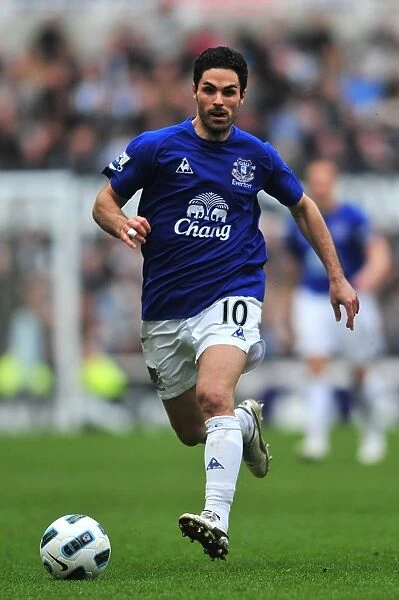 Mikel Arteta Leads Everton in Premier League Clash at St. James Park (5 March 2011)