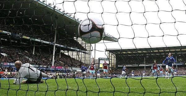 Mikel Arteta Scores Penalty: Everton's FA Cup Fifth Round Victory over Aston Villa (15 / 2 / 09)