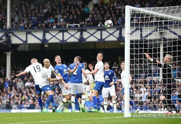 Phil Jagielka Scores Everton's Third Goal vs Leicester City (Premier League 2016-17, Everton v Leicester City, Goodison Park)