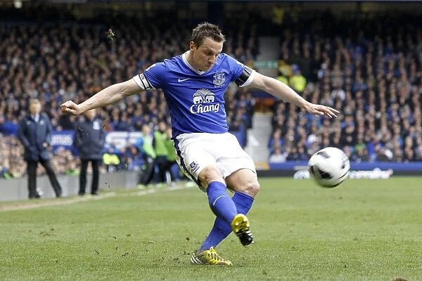 Phil Jagielka Takes Free-Kick: Everton's Victory Over Queens Park Rangers (13-04-2013)