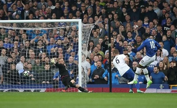 Romelu Lukaku's Brace: Everton's Fourth Goal vs. Leicester City (Premier League 2016-17)