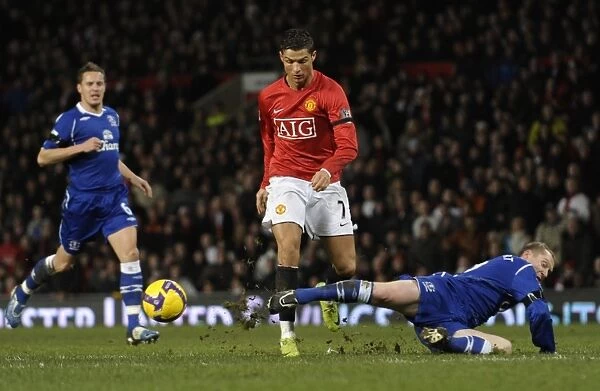 Ronaldo vs. Hibbert: Clash of the Titans in Manchester United vs. Everton (08 / 09) Premier League