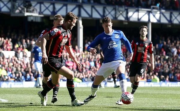 Ross Barkley in Action: Everton vs AFC Bournemouth, Barclays Premier League, Goodison Park