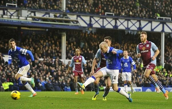 Steven Naismith Scores the Opener: Everton 2-1 Aston Villa (Goodison Park, Barclays Premier League, 01-02-2014)