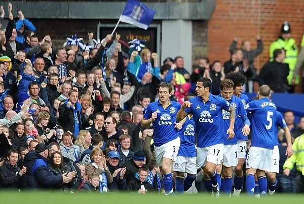 Tim Cahill's FA Cup Stunner: Everton's First Goal vs. Sunderland at Goodison Park