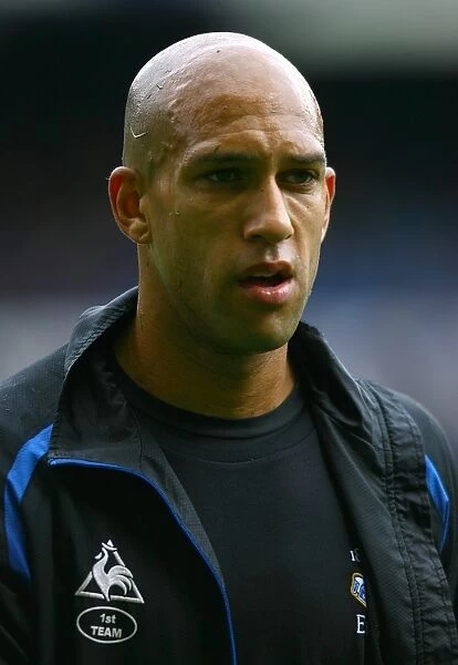 Tim Howard and Everton Prepare for Manchester City Showdown at Goodison Park (07 May 2011)