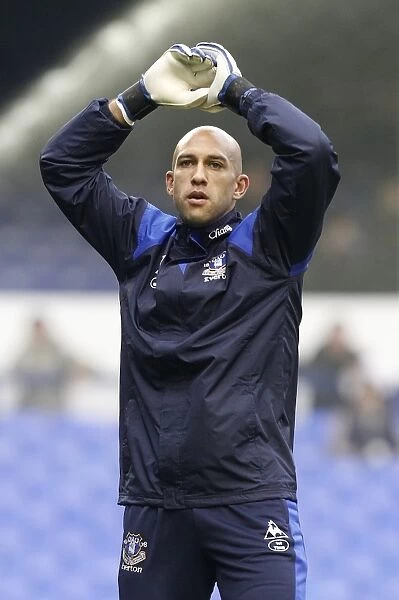 Tim Howard: Everton's Focused Goalkeeper Gears Up for Battle against Wolverhampton Wanderers (BPL, 19 November 2011)