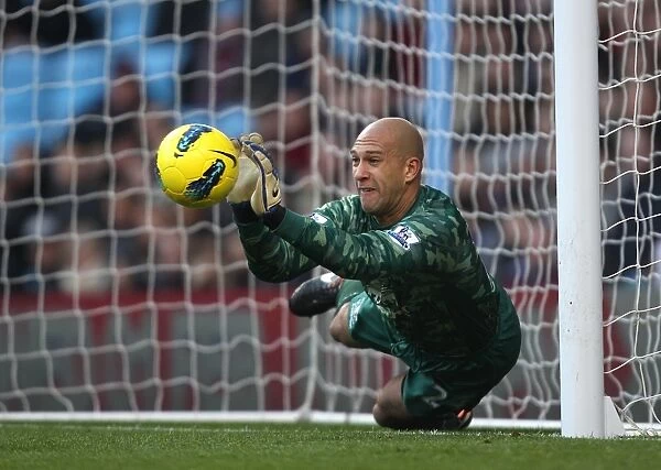 Tim Howard's Spectacular Save: Everton's Victory Against Aston Villa in Barclays Premier League (14 January 2012)