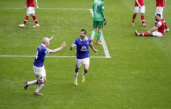Triumphant Everton: Mirallas, Naismith Celebrate Arteta's Own Goal (3-0 vs Arsenal, Goodison Park, 06-04-2014)