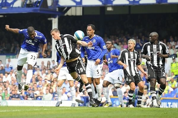 Yakubu Scores First Goal for Everton Against Newcastle United (11 / 5 / 08)