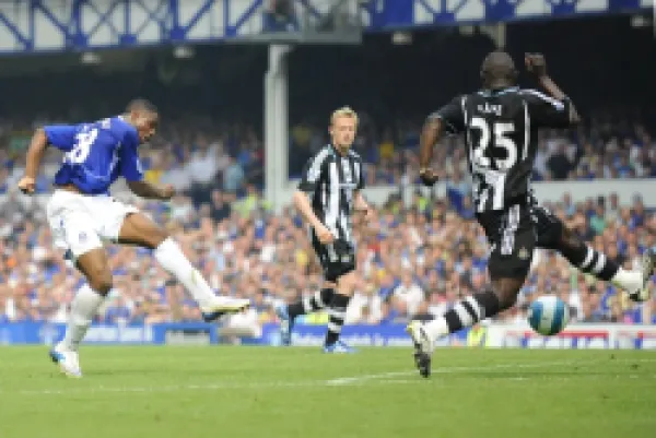 Buy Football - Everton v Newcastle United Barclays Premier League - Goodison Park - 11/5/08 Everton's Victor Anichebe gets a shot on goal Mandatory Credit: Action Images / Keith Williams Livepic NO ONLINE/INTERNET USE WITHOUT A LICENCE FROM THE FOOTB