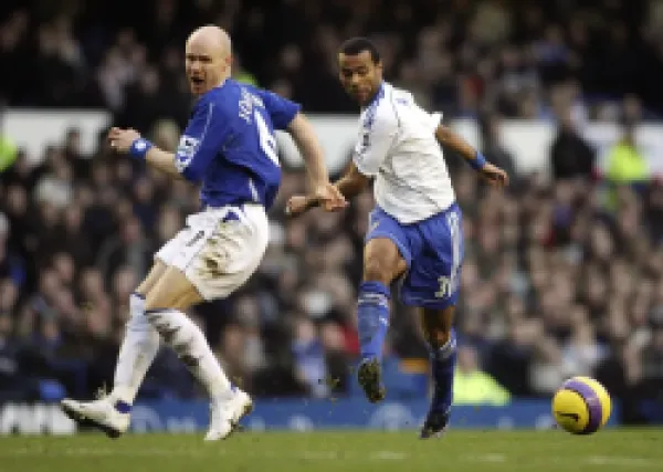 Buy Football - Everton v Chelsea FA Barclays Premiership - Goodison Park - 17/12/06 Chelsea's Ashley Col