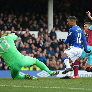 Aaron Lennon Scores Everton's Second Goal: Everton vs West Ham United, Barclays Premier League, Goodison Park
