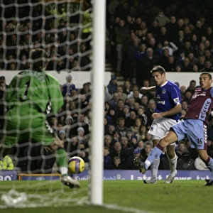 Beattie vs Bouma: Everton vs Aston Villa Clash in FA Barclays Premiership (06/07)