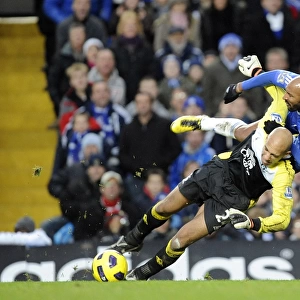 Clash at Stamford Bridge: Tim Howard vs. Nicolas Anelka - Everton vs. Chelsea (4 December 2010) - A Battle of Wits and Will