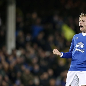 Deulofeu Doubles: Everton's Thrilling Victory over Stoke City in the Premier League