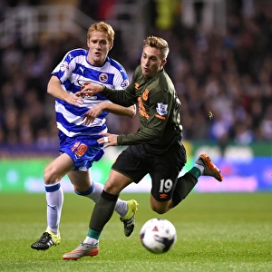 Deulofeu vs. Fernandez: Battle for the Ball in Everton's Capital One Cup Clash at Reading