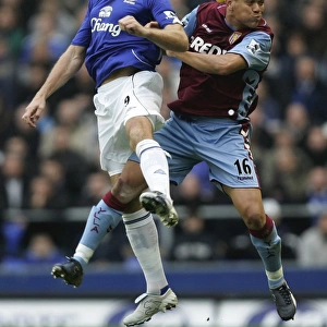 Everton v Aston Villa 11 / 11 / 06 Aston Villas Wilfred Bouma and Evertons James Beattie