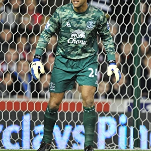 Everton's Tim Howard in Action: Premier League Battle at Britannia Stadium (01 May 2012)