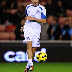 Everton's Unyielding Defender: John Heitinga