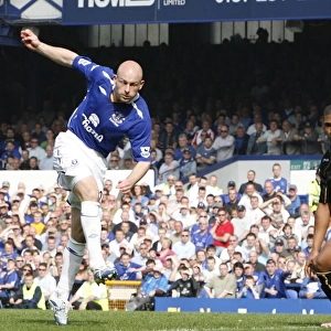 Football - Everton v Portsmouth FA Barclays Premiership - Goodison Park - 5 / 5 / 07 Evertons Lee Carsl