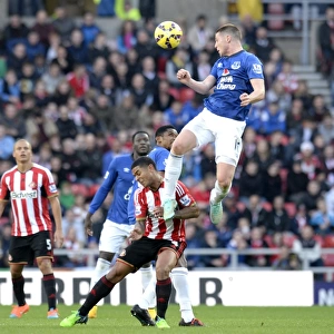 Intense Header Battle: McCarthy vs Bridcutt in Sunderland vs Everton Premier League Clash