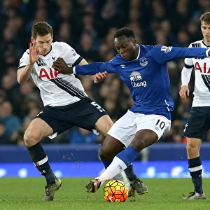 Intense Showdown: Lukaku vs. Vertonghen & Carroll at Goodison Park - Everton vs. Tottenham Premier League Clash