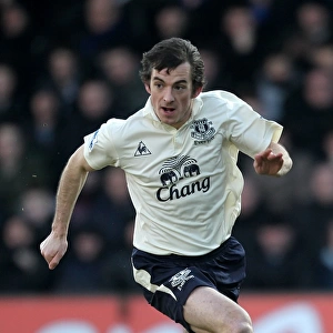 Leighton Baines in FA Cup Action at Scunthorpe United's Glanford Park (08.01.2011)