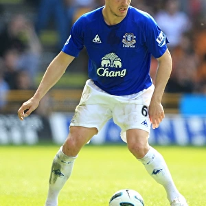 Phil Jagielka in Action: Everton vs. Wolverhampton Wanderers, Barclays Premier League (09.04.2011)