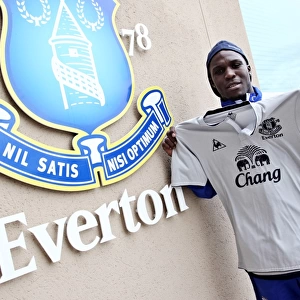Welcome Royston Drente: Everton FC's Newest Addition at Finch Farm