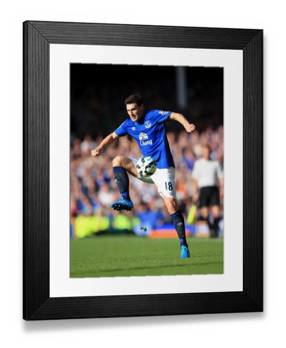 Framed Print : Gareth Barry in Action: Everton vs Arsenal, Barclays Premier League (2014) Framed Print : Gareth Barry in Action: Everton vs Arsenal, Barclays Premier League (2014)