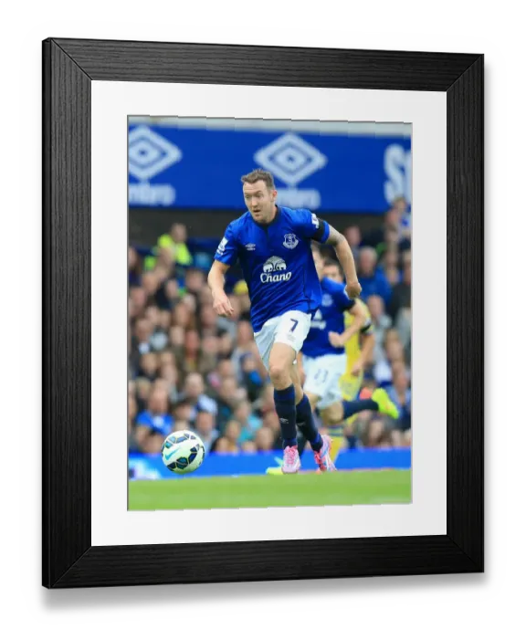 Framed Print : Aidan McGeady in Action: Everton vs Chelsea, Premier League Showdown at Goodison Park Framed Print : Aidan McGeady in Action: Everton vs Chelsea, Premier League Showdown at Goodison Park