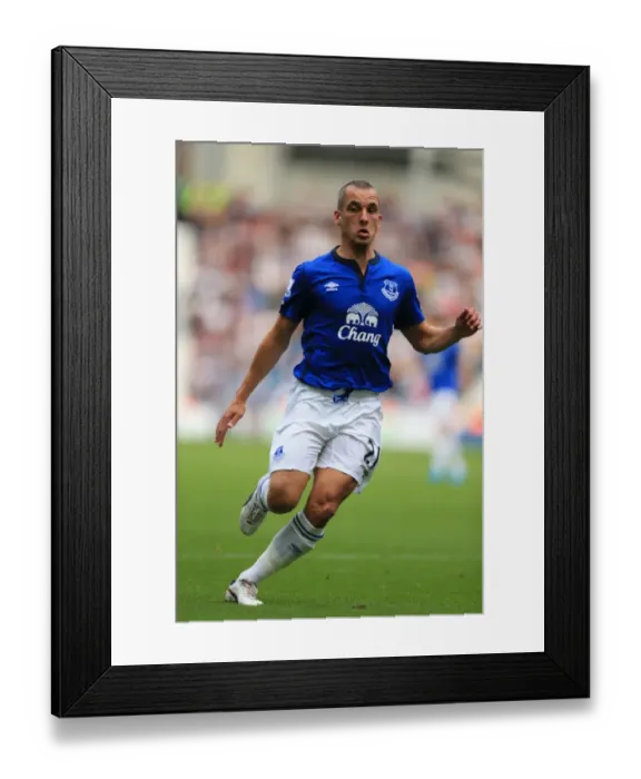 Framed Print : Leon Osman at The Hawthorns: Everton's Battle against West Bromwich Albion, Barclays Premier League