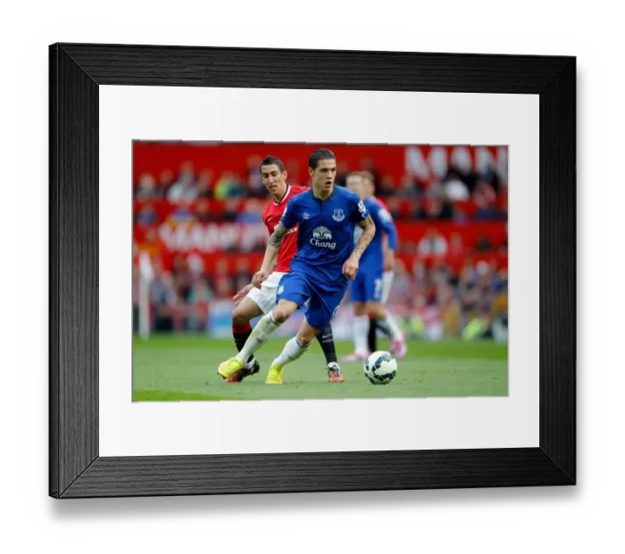 Framed Print : Barclays Premier League - Manchester United v Everton - Old Trafford