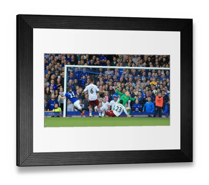 Framed Print : Barclays Premier League - Everton v Aston Villa - Goodison Park Framed Print : Barclays Premier League - Everton v Aston Villa - Goodison Park
