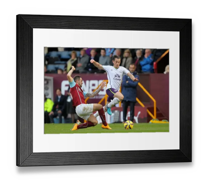 Framed Print : Burnley vs. Everton: Ings vs. Baines Clash in Premier League - Lynne Cameron / PA Wire Framed Print : Burnley vs. Everton: Ings vs. Baines Clash in Premier League - Lynne Cameron / PA Wire