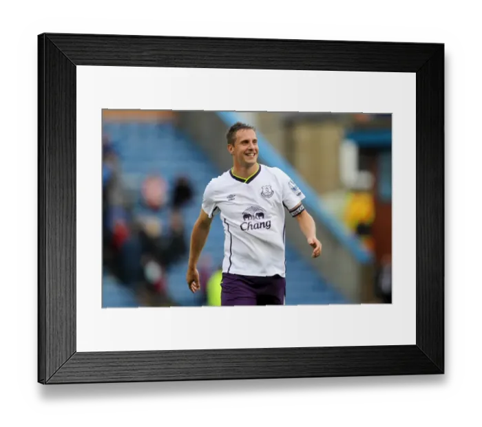 Framed Print : Everton's Jagielka in Action: Everton vs. Burnley, Barclays Premier League (Lynne Cameron / PA Wire) Framed Print : Everton's Jagielka in Action: Everton vs. Burnley, Barclays Premier League (Lynne Cameron / PA Wire)
