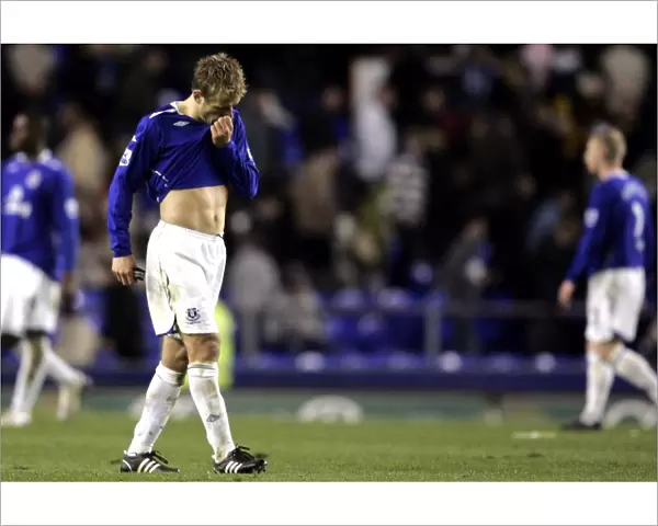 Football - Everton v Chelsea Barclays Premier League - Goodison Park - 17  /  4  /  08 Evertons Phil Neville looks dejected at full time Mandatory Credit: Action Images  /  Keith Williams Livepic NO ONLINE  /  INTERNET USE WITHOUT A LICENCE FROM THE FOOTBALL