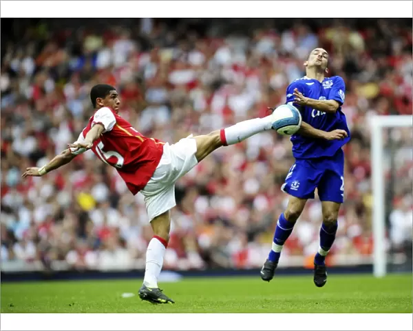 Football - Arsenal v Everton Barclays Premier League - Emirates Stadium - 4  /  5  /  08 Arsenals Denilson and Evertons Leon Osman (R) in action Mandatory Credit: Action Images  /  Tony O Brien Livepic NO ONLINE  /  INTERNET USE WITHOUT A LICENCE FRO