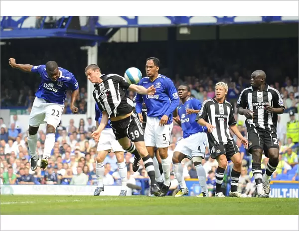 Yakubu Scores First Goal for Everton Against Newcastle United (11 / 5 / 08)