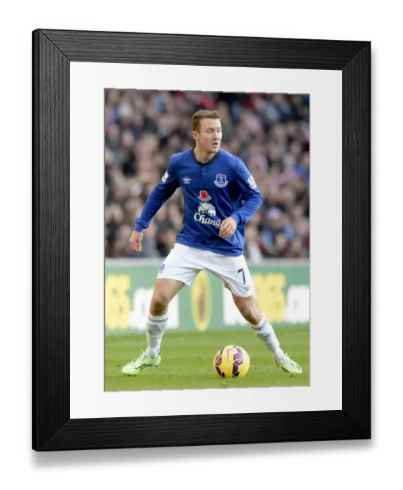 Framed Print : Aidan McGeady Faces Off in Everton's Barclays Premier League Clash at Sunderland's Stadium of Light Framed Print : Aidan McGeady Faces Off in Everton's Barclays Premier League Clash at Sunderland's Stadium of Light