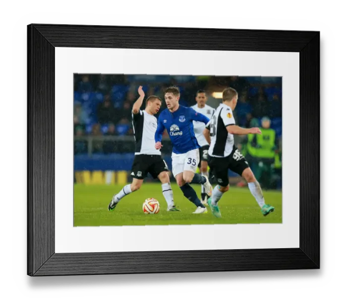 Framed Print : Everton's Conor McAleny in Europa League Action at Goodison Park Framed Print : Everton's Conor McAleny in Europa League Action at Goodison Park