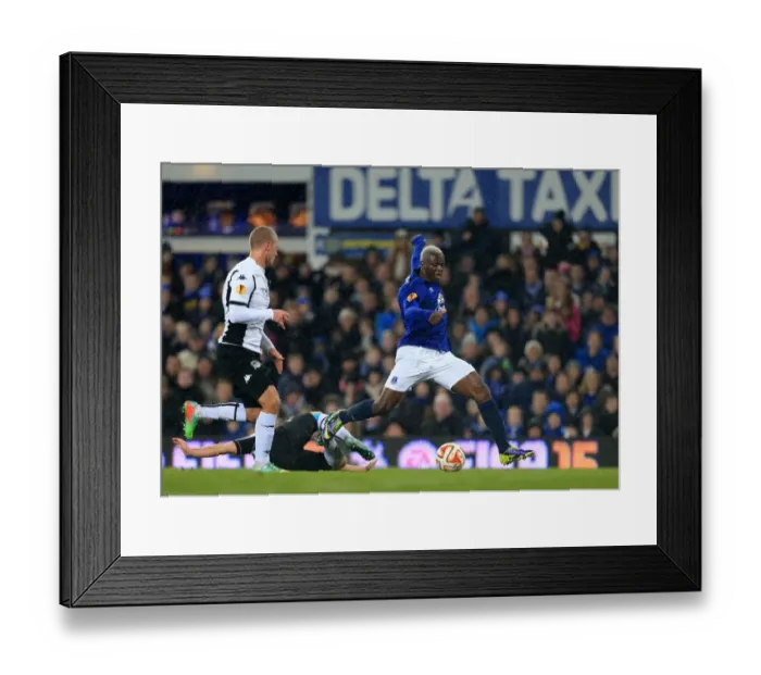 Framed Print : Everton's Arouna Kone in Full Throttle during UEFA Europa League Clash vs FK Krasnodar Framed Print : Everton's Arouna Kone in Full Throttle during UEFA Europa League Clash vs FK Krasnodar