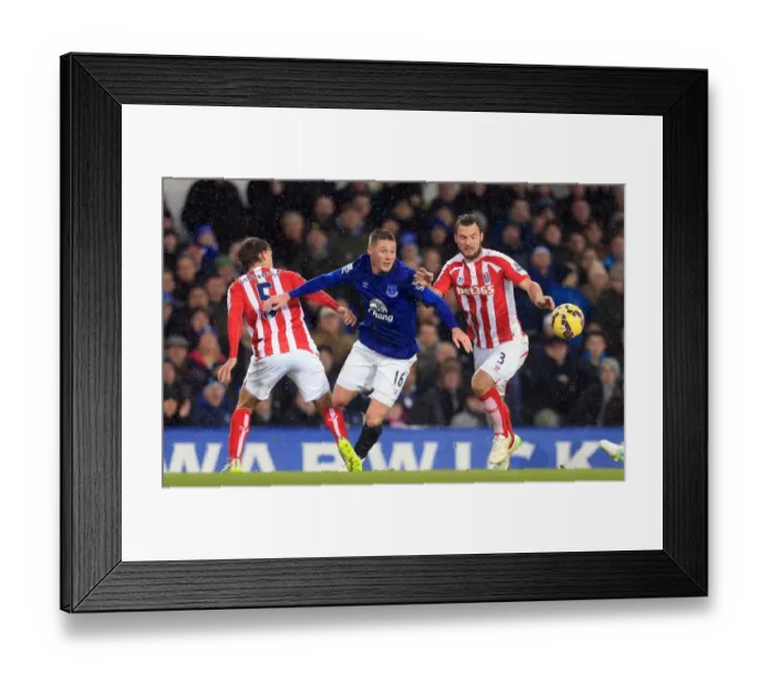 Framed Print : McCarthy's Battle: Everton vs Stoke City - Everton's James McCarthy Fights for Possession Framed Print : McCarthy's Battle: Everton vs Stoke City - Everton's James McCarthy Fights for Possession