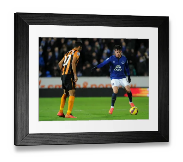 Framed Print : Bryan Oviedo in Action at Hull City's KC Stadium: Everton vs Hull City, Barclays Premier League