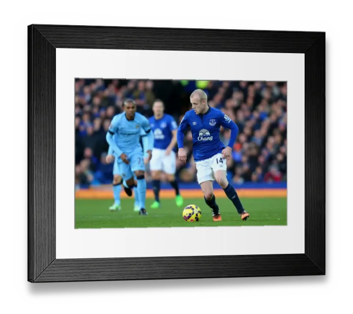 Framed Print : Steven Naismith in Action: Everton vs Manchester City, Barclays Premier League at Goodison Park