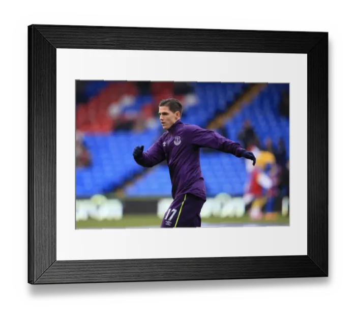 Framed Print : Everton's Muhamed Besic in Prematch Warm-Up at Selhurst Park (Barclays Premier League)