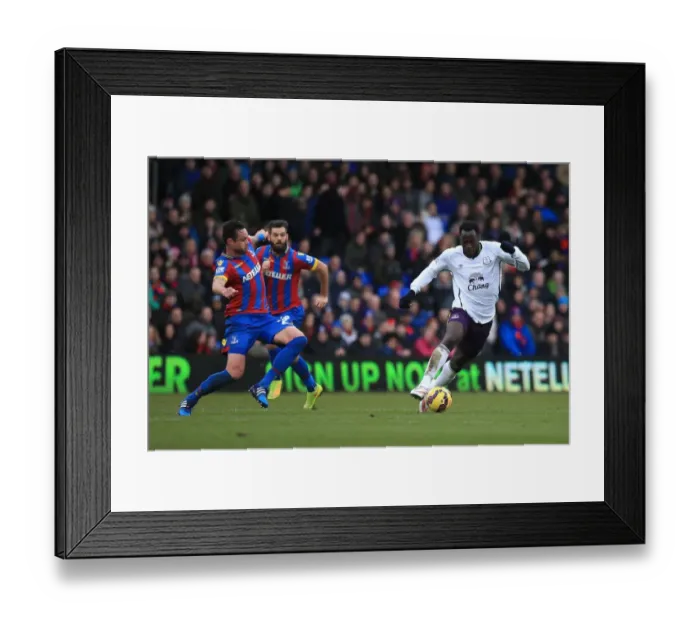 Framed Print : Battle for the Ball: Lukaku vs. Delaney - Premier League Showdown between Crystal Palace and Everton