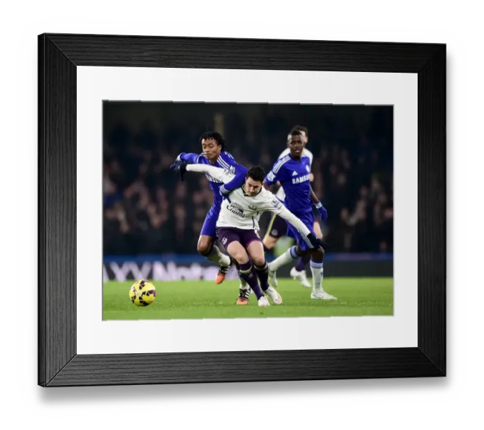 Framed Print : Barclays Premier League - Chelsea v Everton - Stamford Bridge Framed Print : Barclays Premier League - Chelsea v Everton - Stamford Bridge