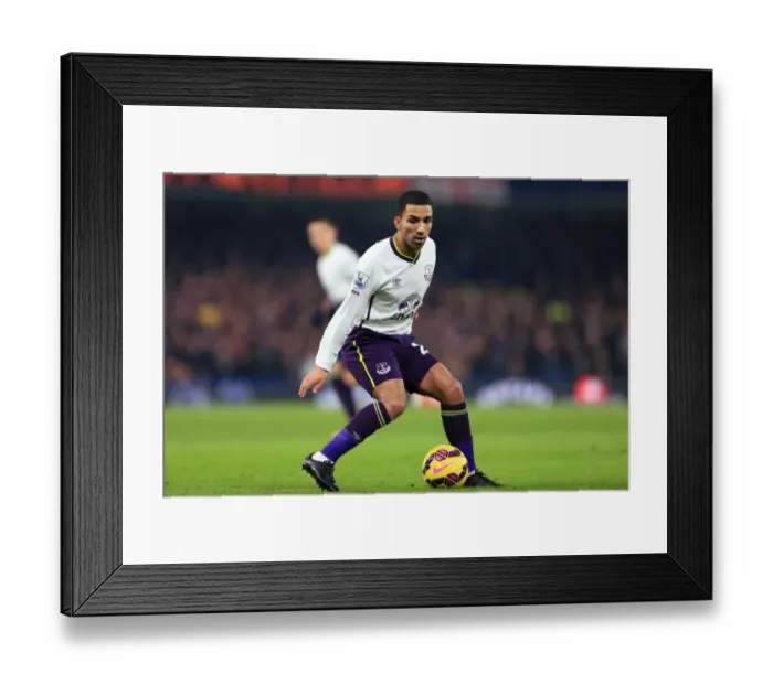 Framed Print : Charging Toffee: Aaron Lennon at Stamford Bridge - Everton vs. Chelsea, Premier League Framed Print : Charging Toffee: Aaron Lennon at Stamford Bridge - Everton vs. Chelsea, Premier League